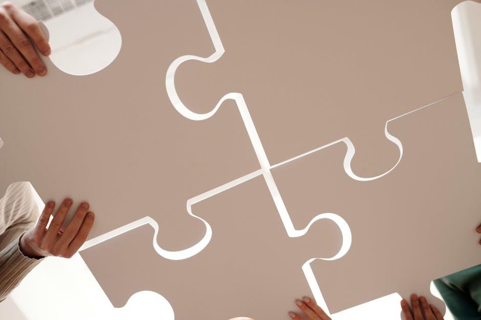 Exploring Maneuverability Features in Top Jigsaws