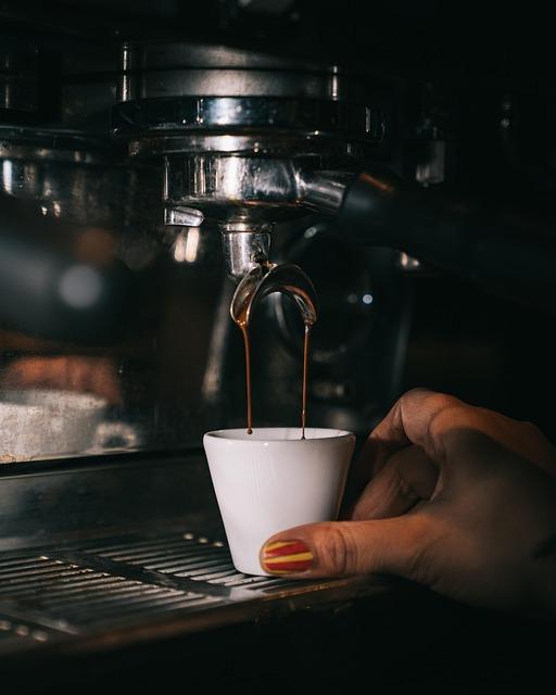 Exploring⁤ the Art of ⁣Manual Brewing with Bench-Top Lever Espresso Machines