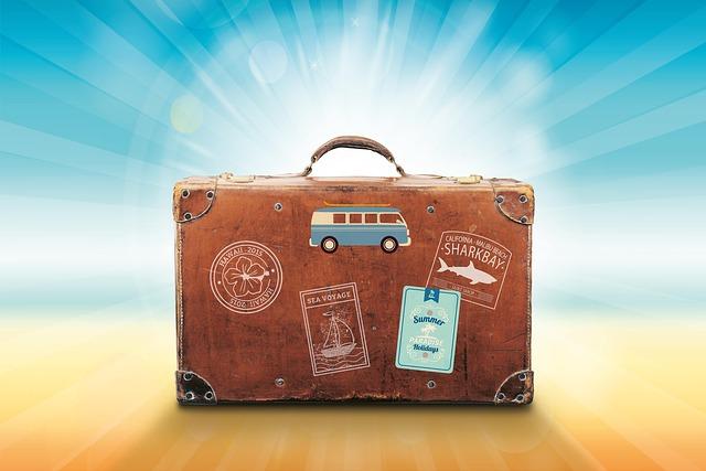 Exploring the ⁤Chic‍ Aesthetic of Calpak Ambeur Checked Luggage