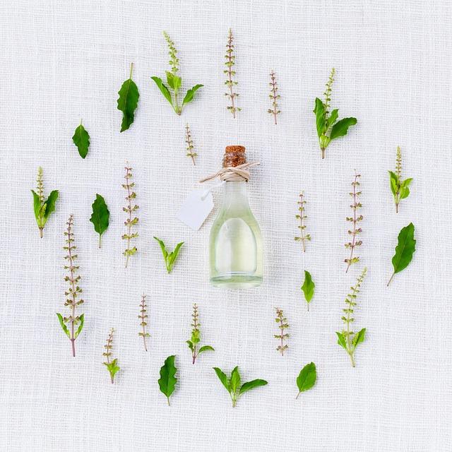 Aromatherapy Associates De-Stress Mind Bath Oil: Calming Scents and Mental Clarity