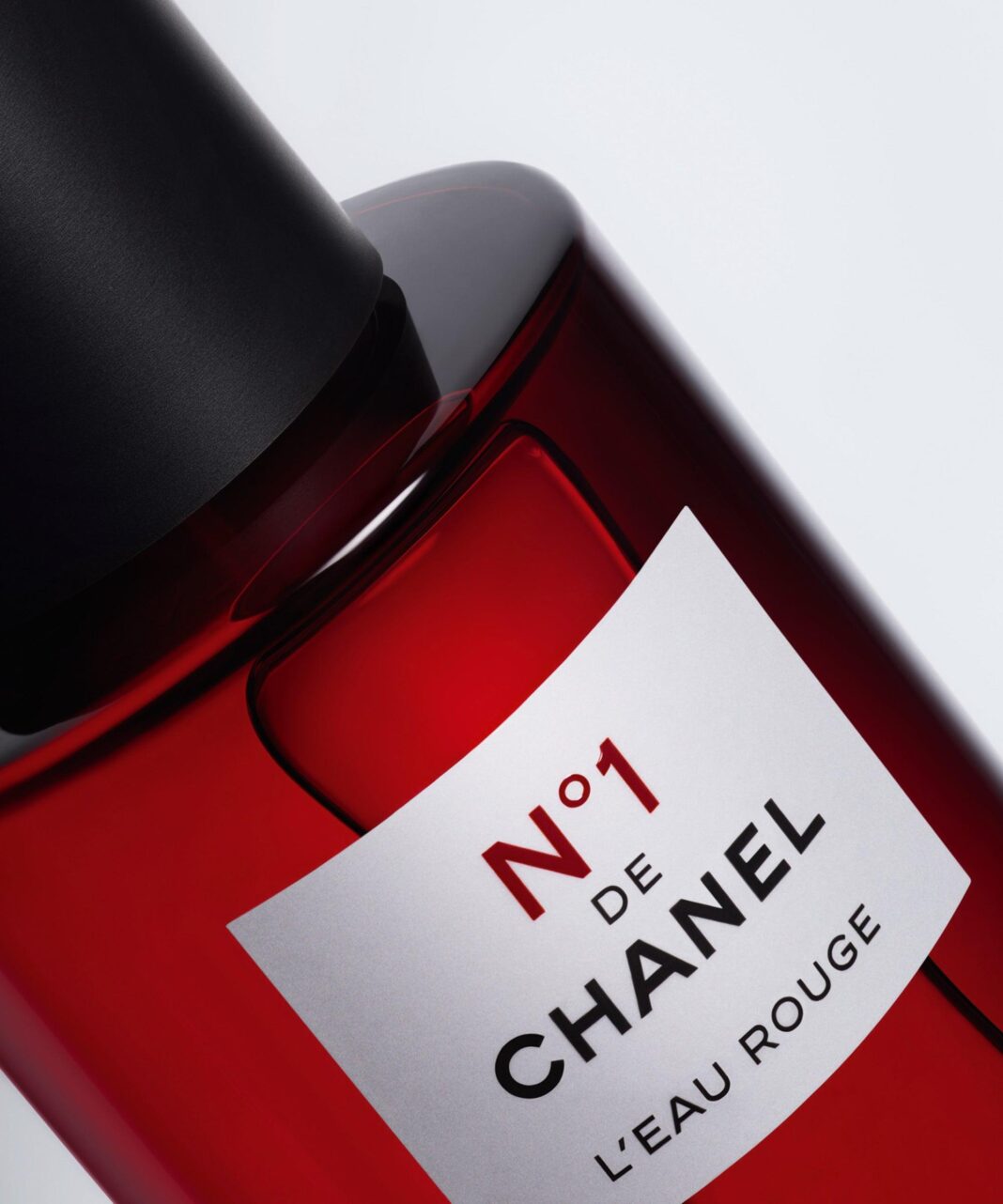 Chanel No. 1 de Chanel Serum: Red Camellia Power and Sustainability
